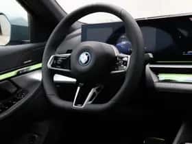 BMW i5 (2025) thumbnail 2