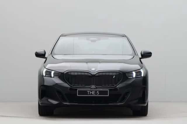 BMW i5 (2026) thumbnail 2