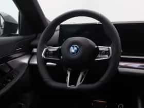 BMW i5 (2026) thumbnail 16