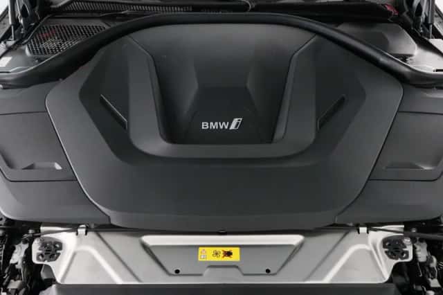 BMW i4 (2026) thumbnail 15