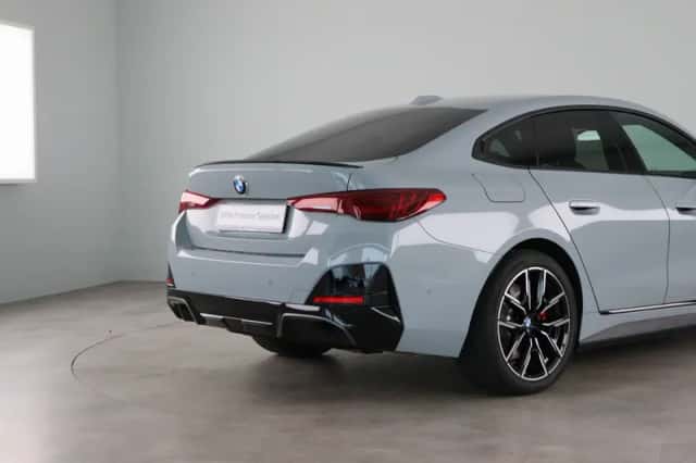 BMW i4 (2026) thumbnail 16