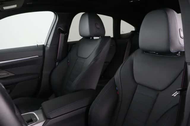 BMW i4 (2026) thumbnail 23