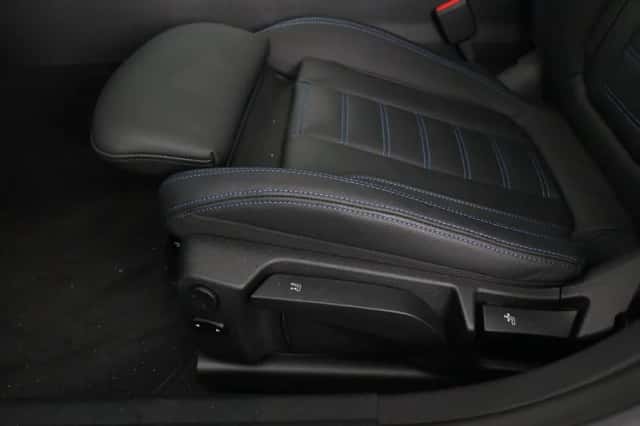 BMW i4 (2026) thumbnail 24