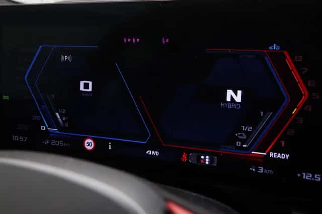 BMW M5 (2025) thumbnail 3