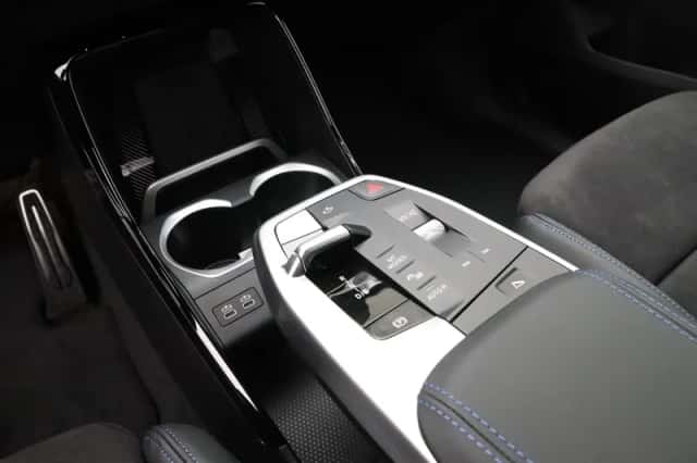 BMW iX1 (2026) thumbnail 15