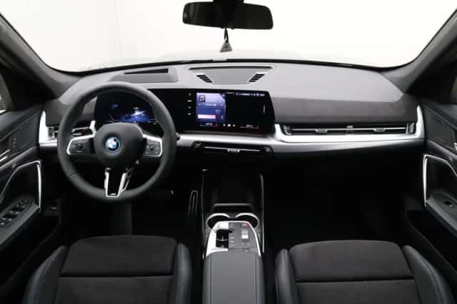 BMW iX1 (2026) thumbnail 23