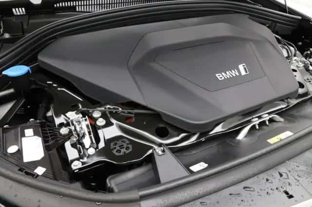 BMW iX1 (2026) thumbnail 24