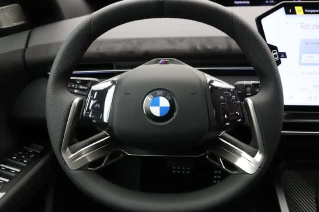 BMW iX3 (2026) thumbnail 30
