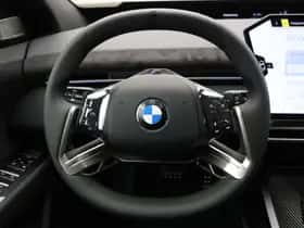 BMW iX3 (2026) thumbnail 30