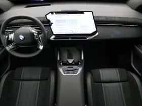 BMW iX3 (2026) thumbnail 32