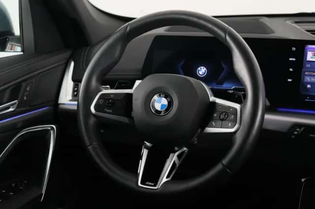 BMW X1 (2024) thumbnail 2