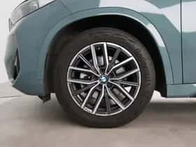 BMW X1 (2024) thumbnail 5