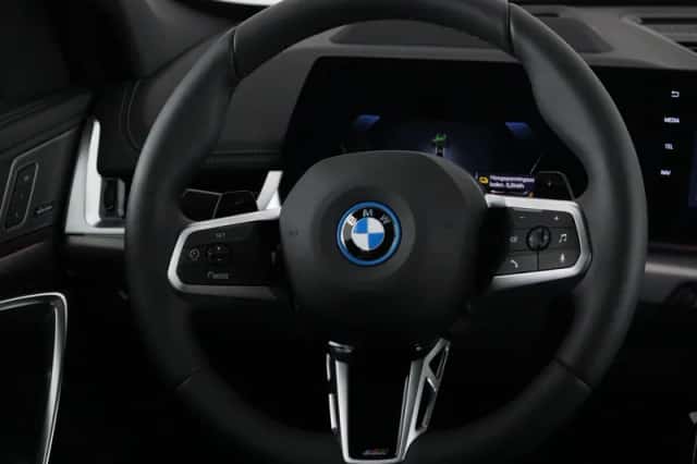 BMW X1 (2026) thumbnail 2