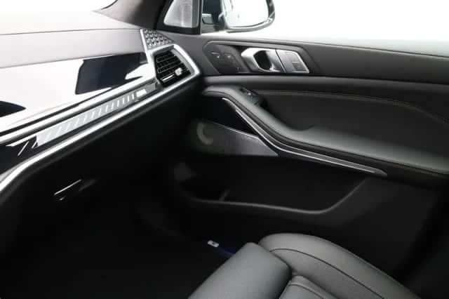 BMW X7 (2026) thumbnail 14