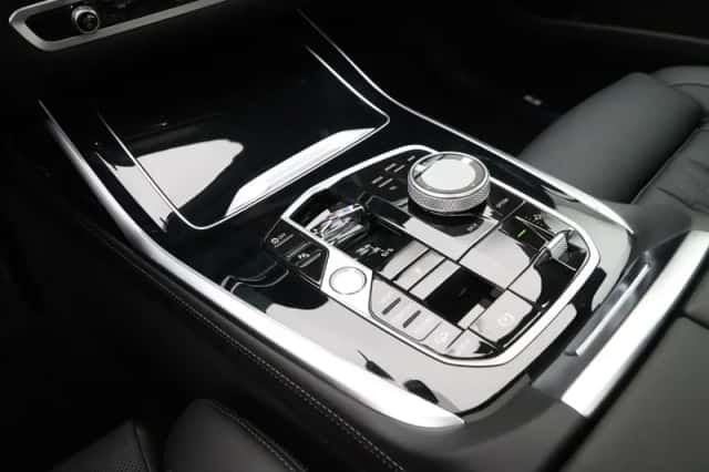 BMW X7 (2026) thumbnail 18