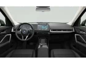 BMW iX1 (2026) thumbnail 3