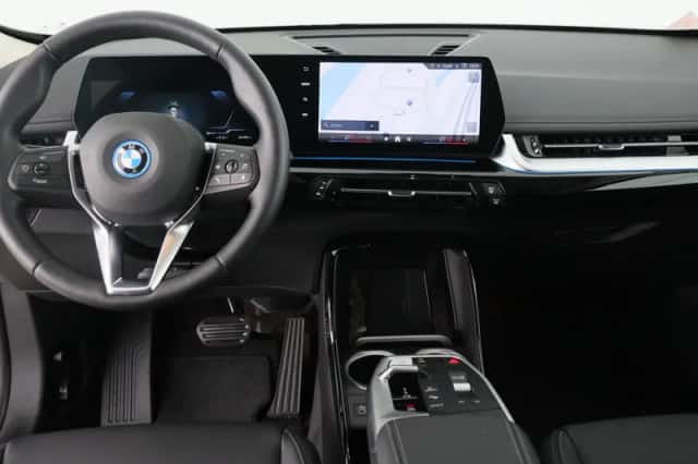 BMW iX1 (2026) thumbnail 13