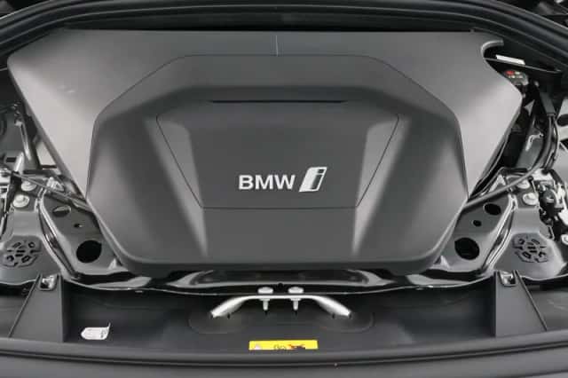 BMW iX1 (2026) thumbnail 4