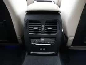 BMW i4 (2024) thumbnail 24