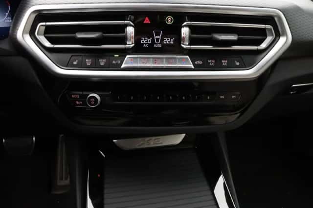 BMW X3 (2022) thumbnail 13