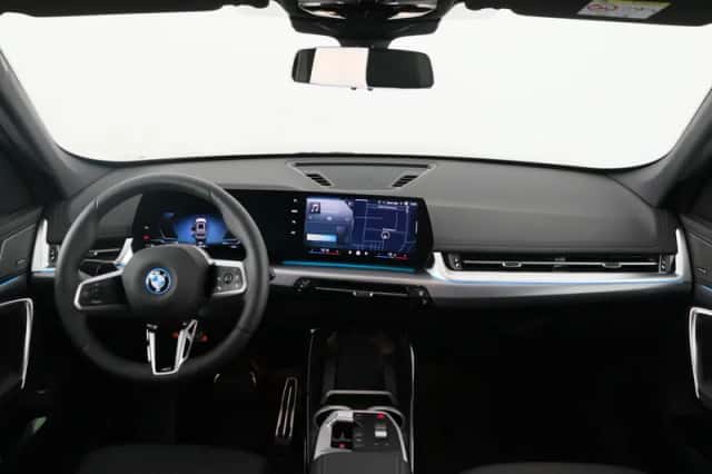 BMW iX1 (2026) thumbnail 15