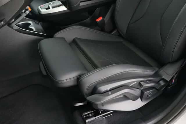 BMW iX1 (2026) thumbnail 19