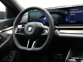 BMW i5 (2026) thumbnail 2