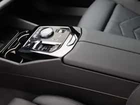 BMW i5 (2026) thumbnail 16