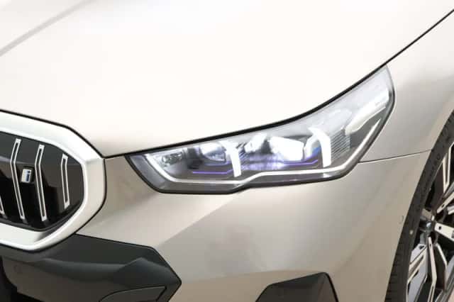 BMW i5 (2026) thumbnail 21