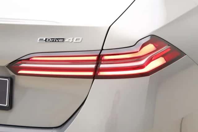 BMW i5 (2026) thumbnail 22