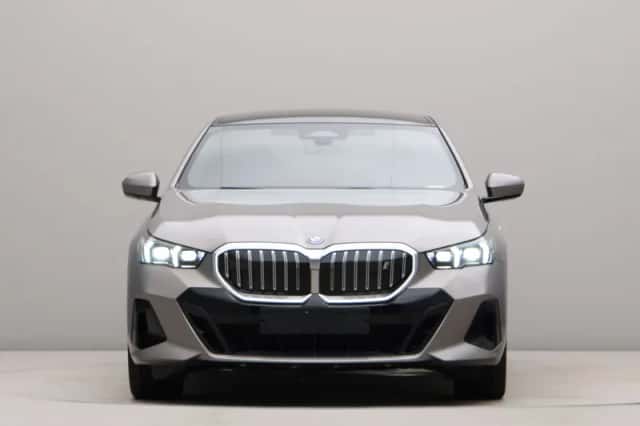 BMW i5 (2026) thumbnail 6