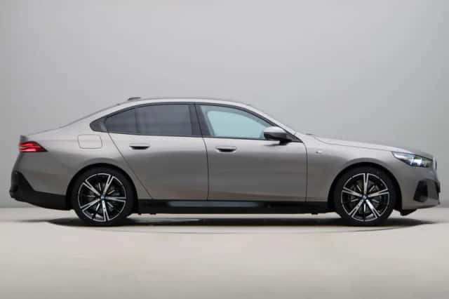 BMW i5 (2026) thumbnail 8
