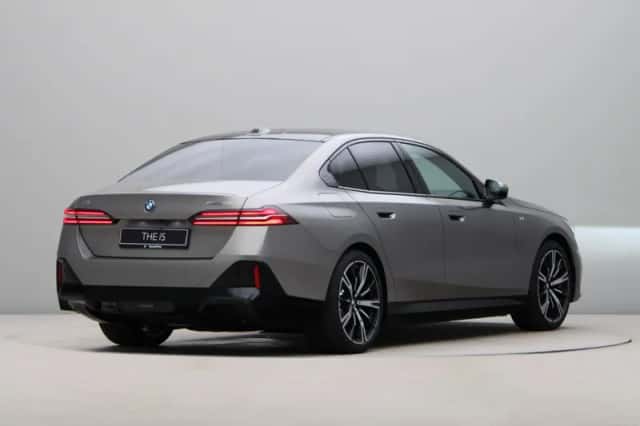 BMW i5 (2026) thumbnail 9