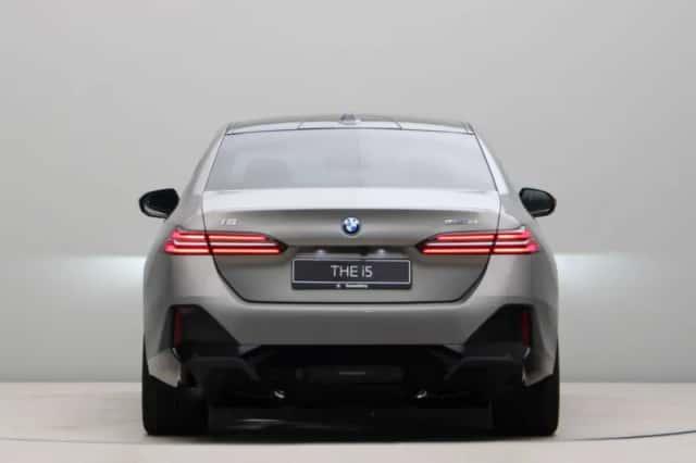 BMW i5 (2026) thumbnail 10