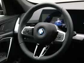 BMW iX1 (2026) thumbnail 2