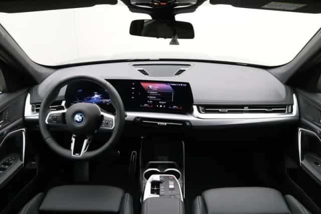 BMW iX1 (2026) thumbnail 13