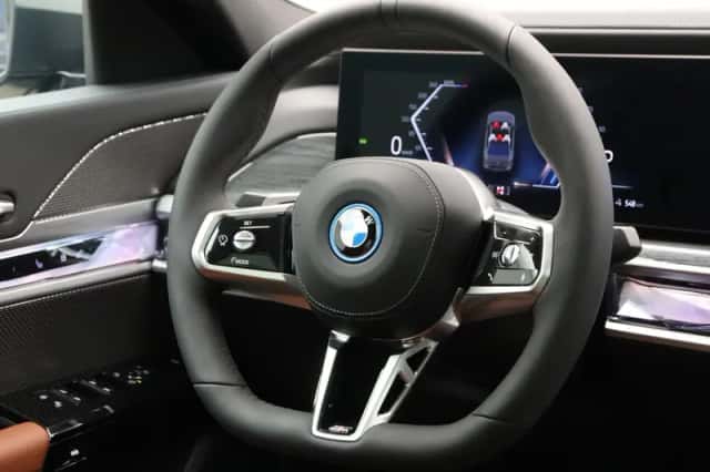 BMW i7 (2026) thumbnail 2