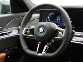 BMW i7 (2026) thumbnail 2