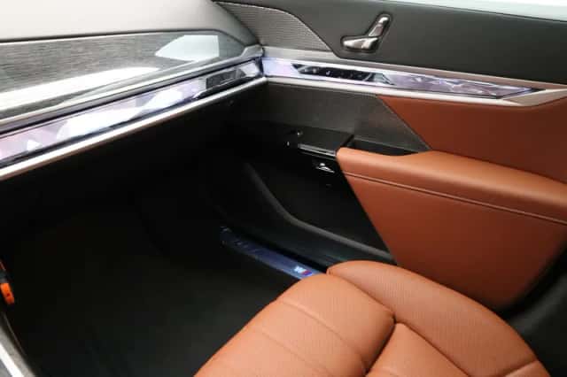 BMW i7 (2026) thumbnail 15