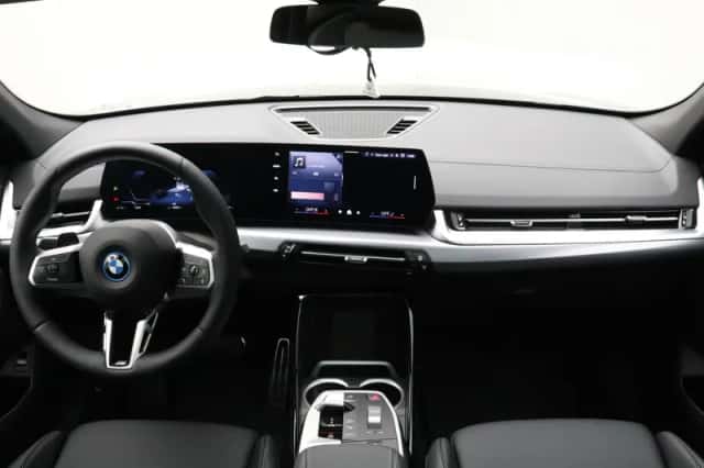 BMW iX2 (2026) thumbnail 24
