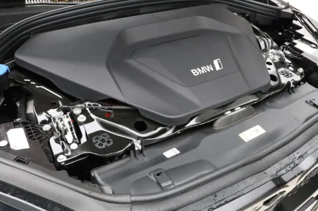 BMW iX2 (2026) thumbnail 26