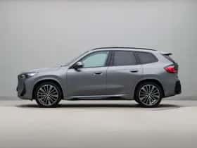 BMW iX1 (2023) thumbnail 12