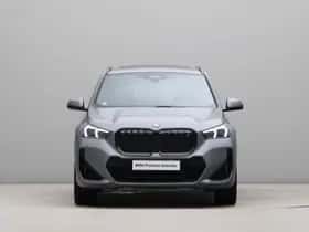 BMW iX1 (2023) thumbnail 6