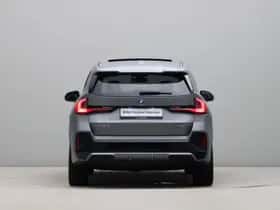 BMW iX1 (2023) thumbnail 10