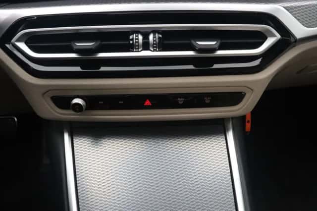 BMW 3-Serie (2024) thumbnail 14