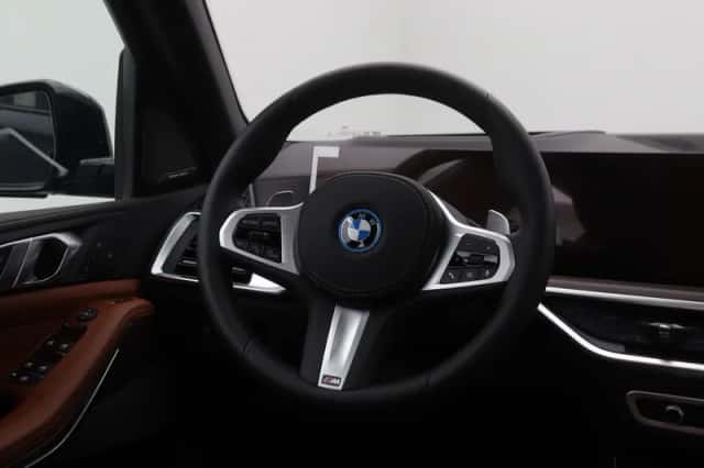 BMW X5 (2025) thumbnail 2