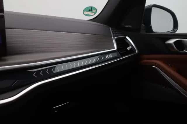 BMW X5 (2025) thumbnail 25