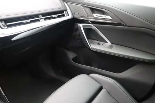 BMW iX1 (2026) thumbnail 15