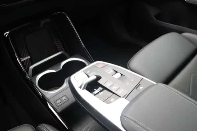 BMW iX1 (2026) thumbnail 18