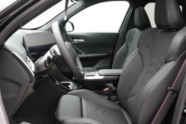 BMW iX1 (2026) thumbnail 5